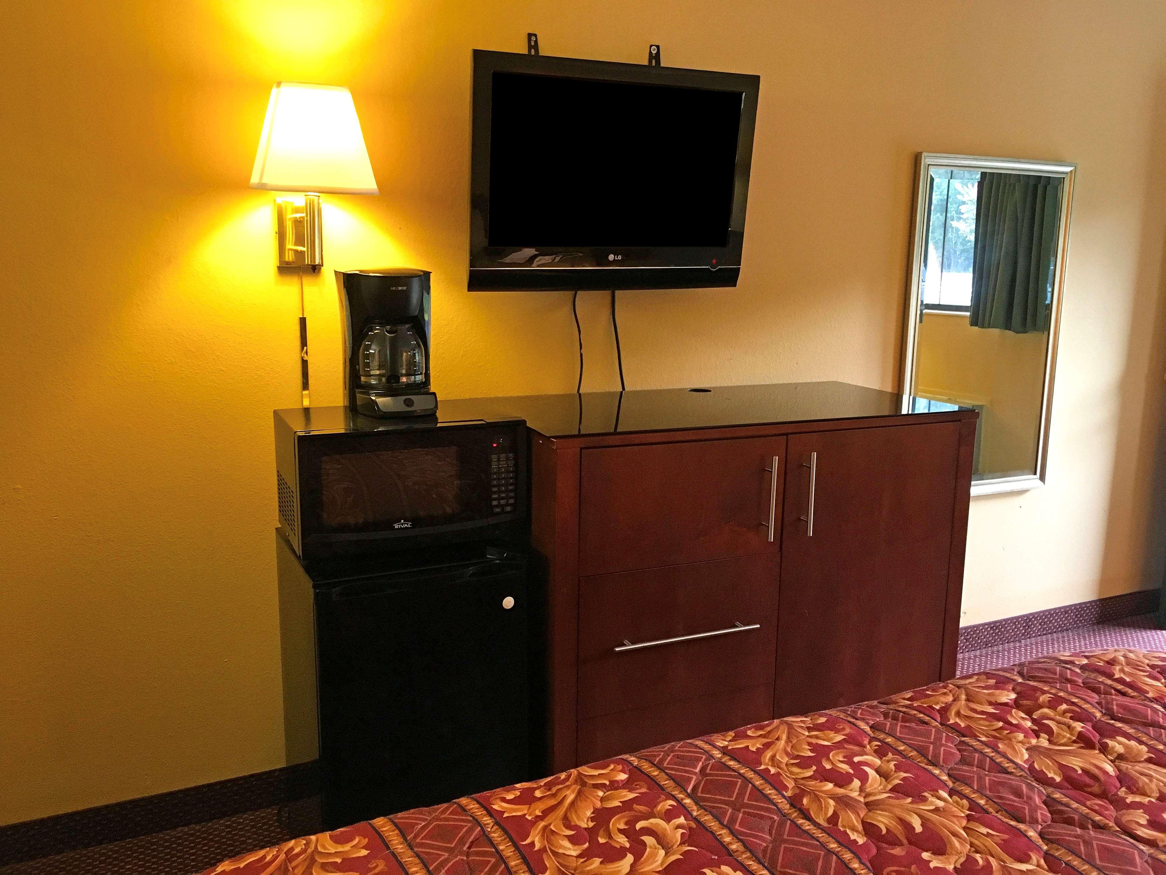 Days Inn By Wyndham York Alabama Bagian luar foto