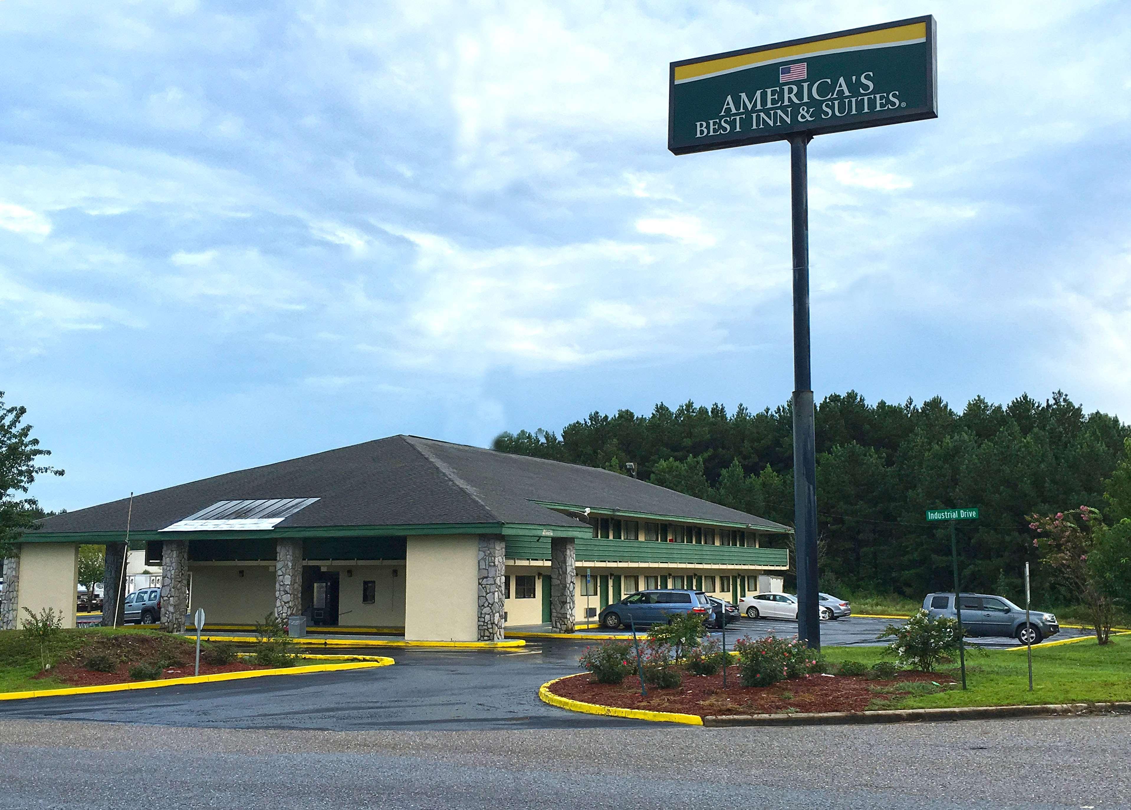 Days Inn By Wyndham York Alabama Bagian luar foto