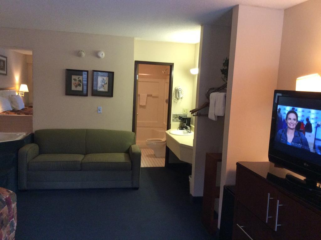 Days Inn By Wyndham York Alabama Bagian luar foto