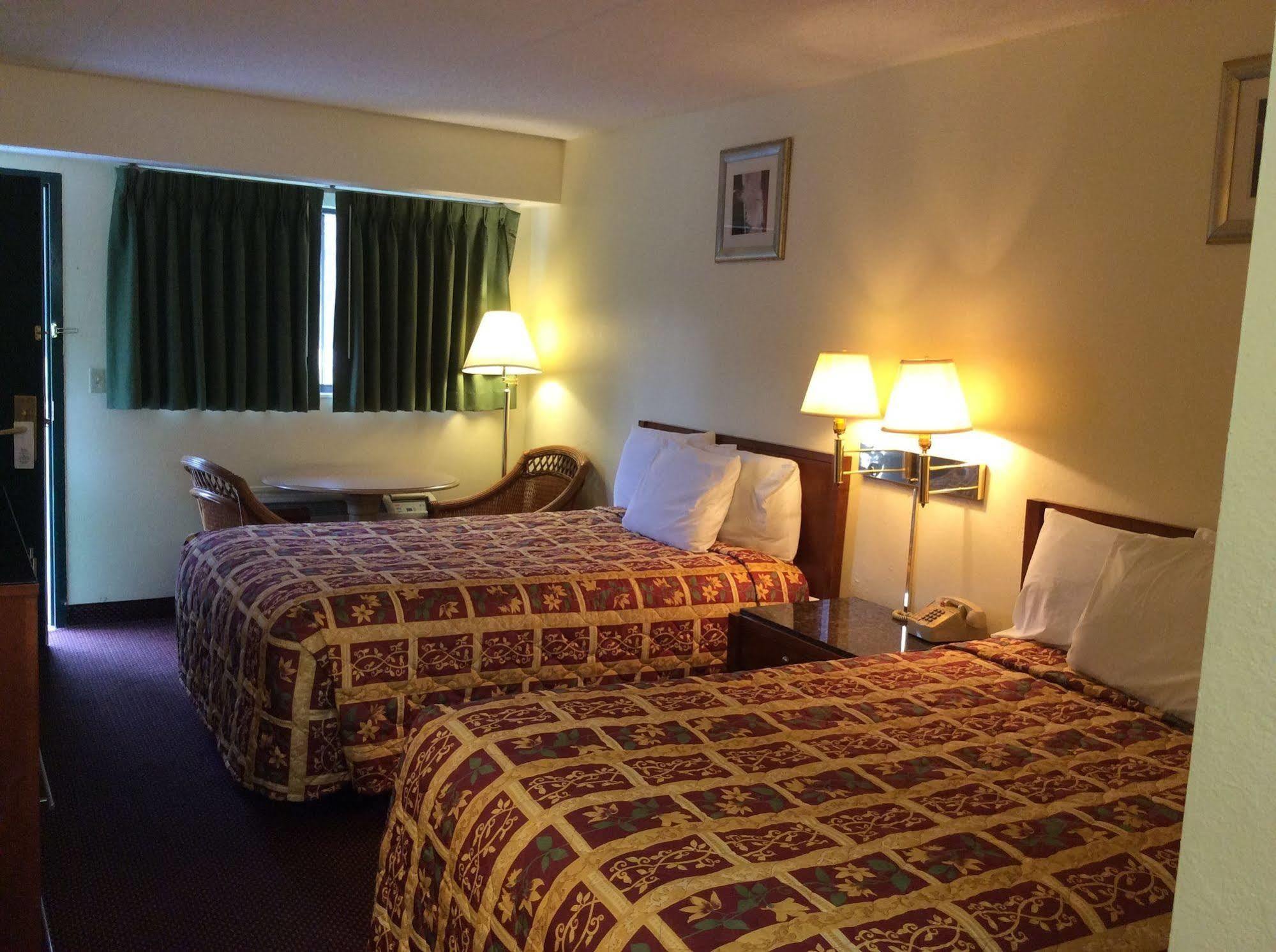 Days Inn By Wyndham York Alabama Bagian luar foto